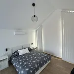 Holiday home Tremythia Homes Konia
